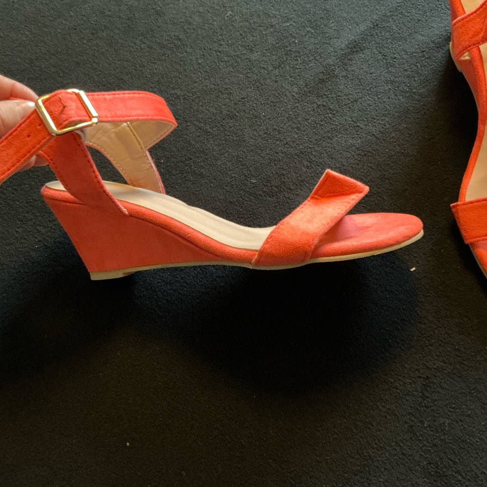 Chic Coral Wedge Sandals